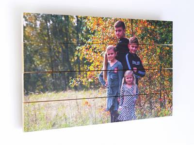 Photo printed on pinewood