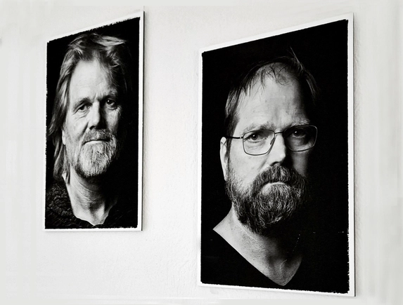 Fine art prints glued on 3 mm dibond, beautiful for impressive, artistic photos.