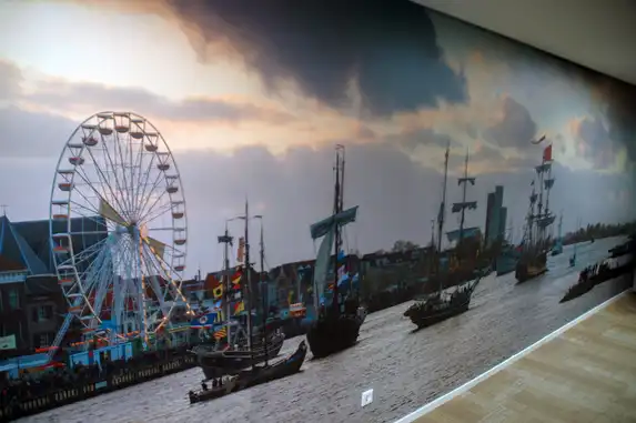 Airtex photo wallpaper printed with latex technology, also available in luxury velour finish.