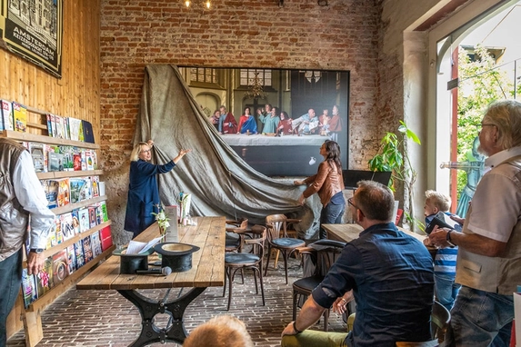 Art reproductions on large format museum canvas at Photogift.