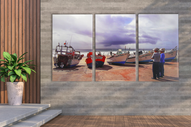 An outdoor canvas garden poster triptych transforms your boring fence into a beautiful private exhibition wall.